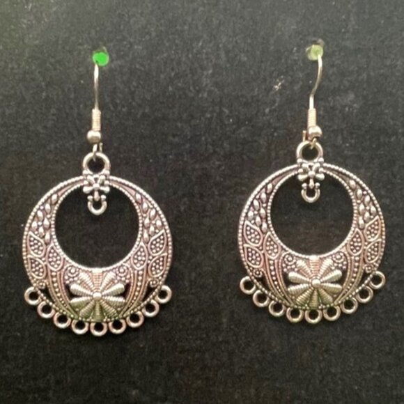 Silver Tone Bohemian Filigree Dangle Earrings Folk Art Style Women's Fashion - Picture 1 of 9